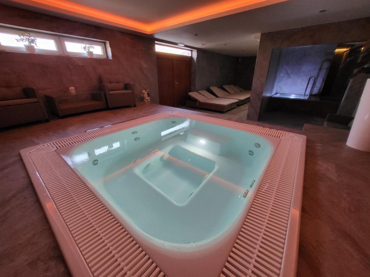 Chaty Krusetnica S Luxusnym Privatnym Wellness Exterior foto